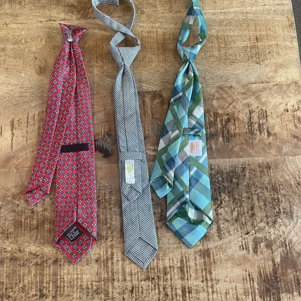 Gymboree, crazy 8 and red Tie lot of 3 Size 2T-5T /one size